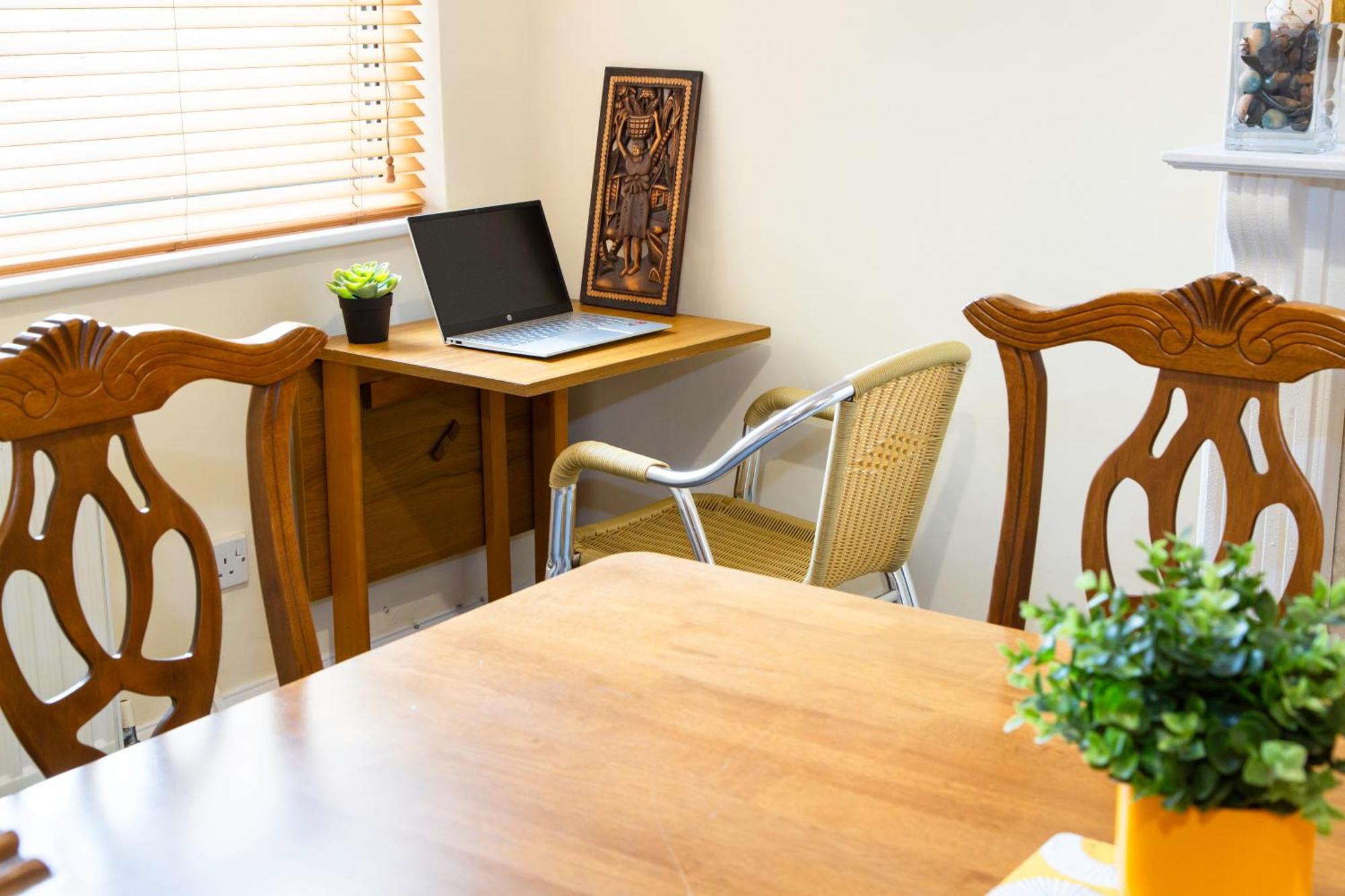 Newly Launched 3 Bedroom House With Free Parking Litherland Exterior photo